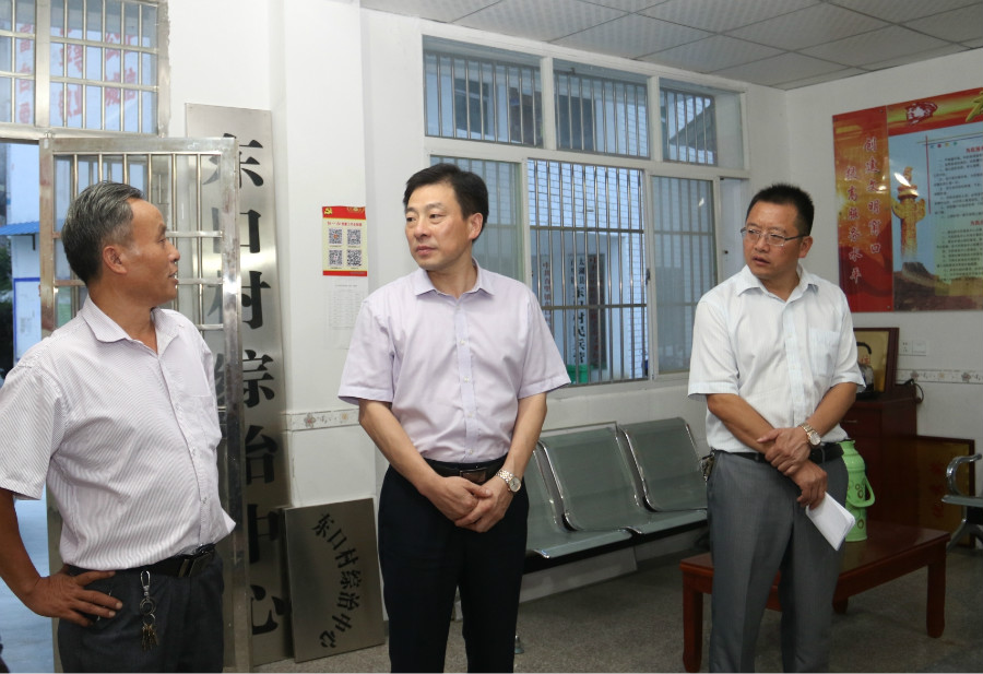 朱小兵深入百里镇东口村督查指