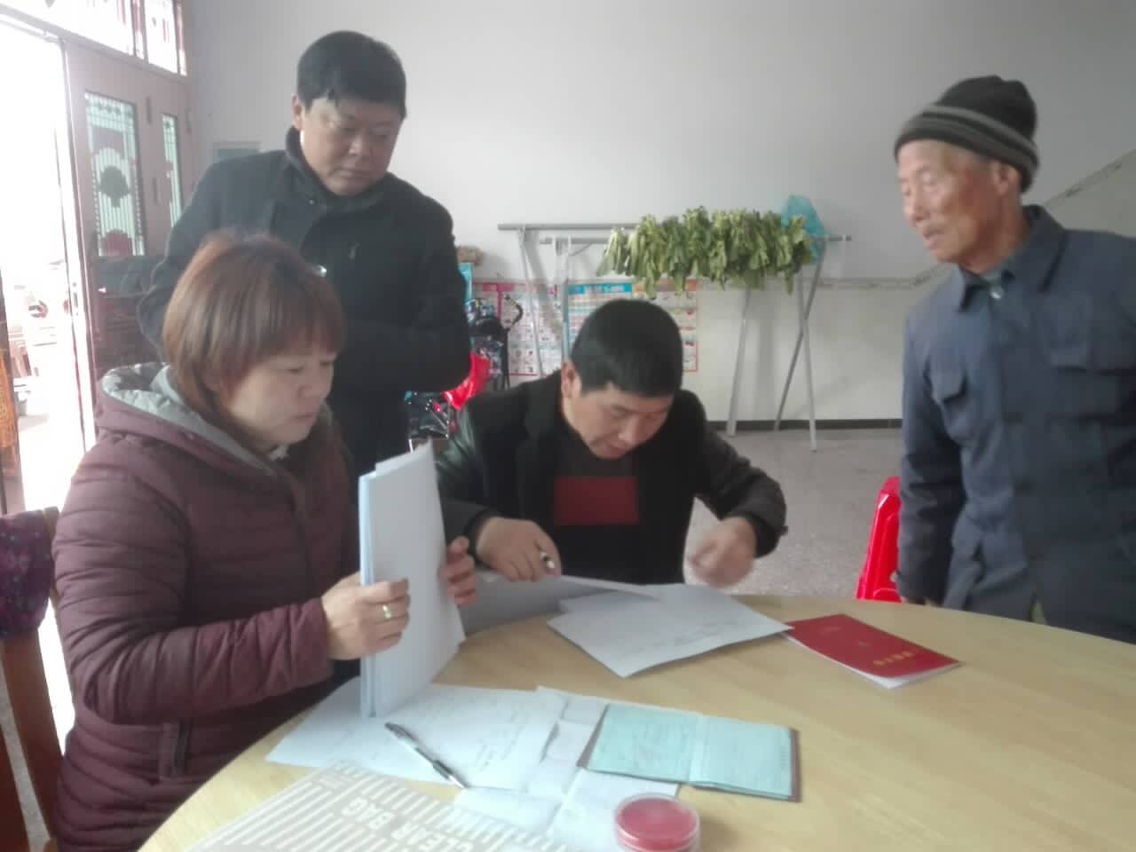 宝坪村精准扶贫三清入户(图文)