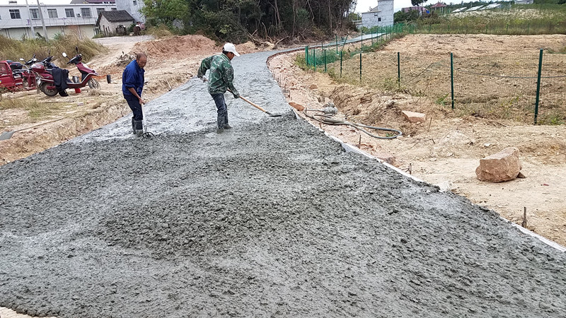 龙寨村2017年易地扶贫搬迁施工