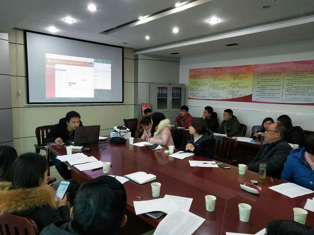 东园社区参加全镇村居组织委员