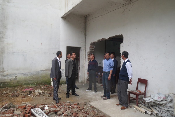 2017��4��19������12ʱ26����ί��֯���쵼��ï�ʹɳ��ոճԹ��緹�����������쵼����ƽ�򳤡���С������ǡ�Ҷ�𻪸�