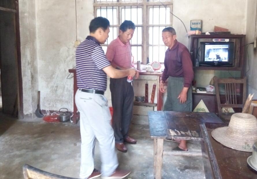 ��һǰϦ�߷�ο���ϵ�Ա������